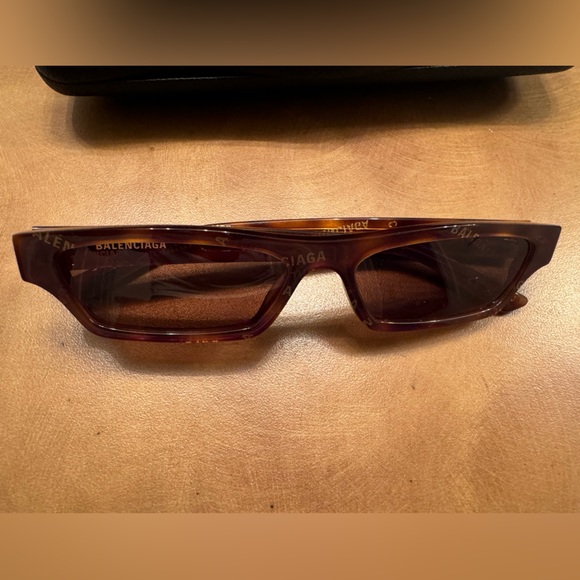 Balenciaga logo frame - Picture 1 of 5